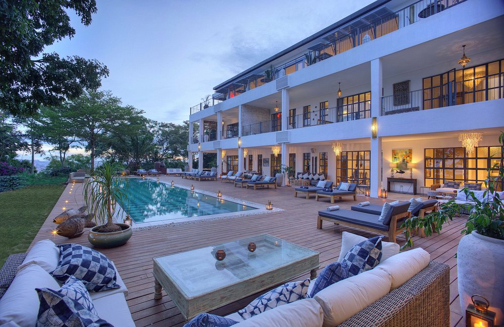 Latitude 0 Degrees Hotel